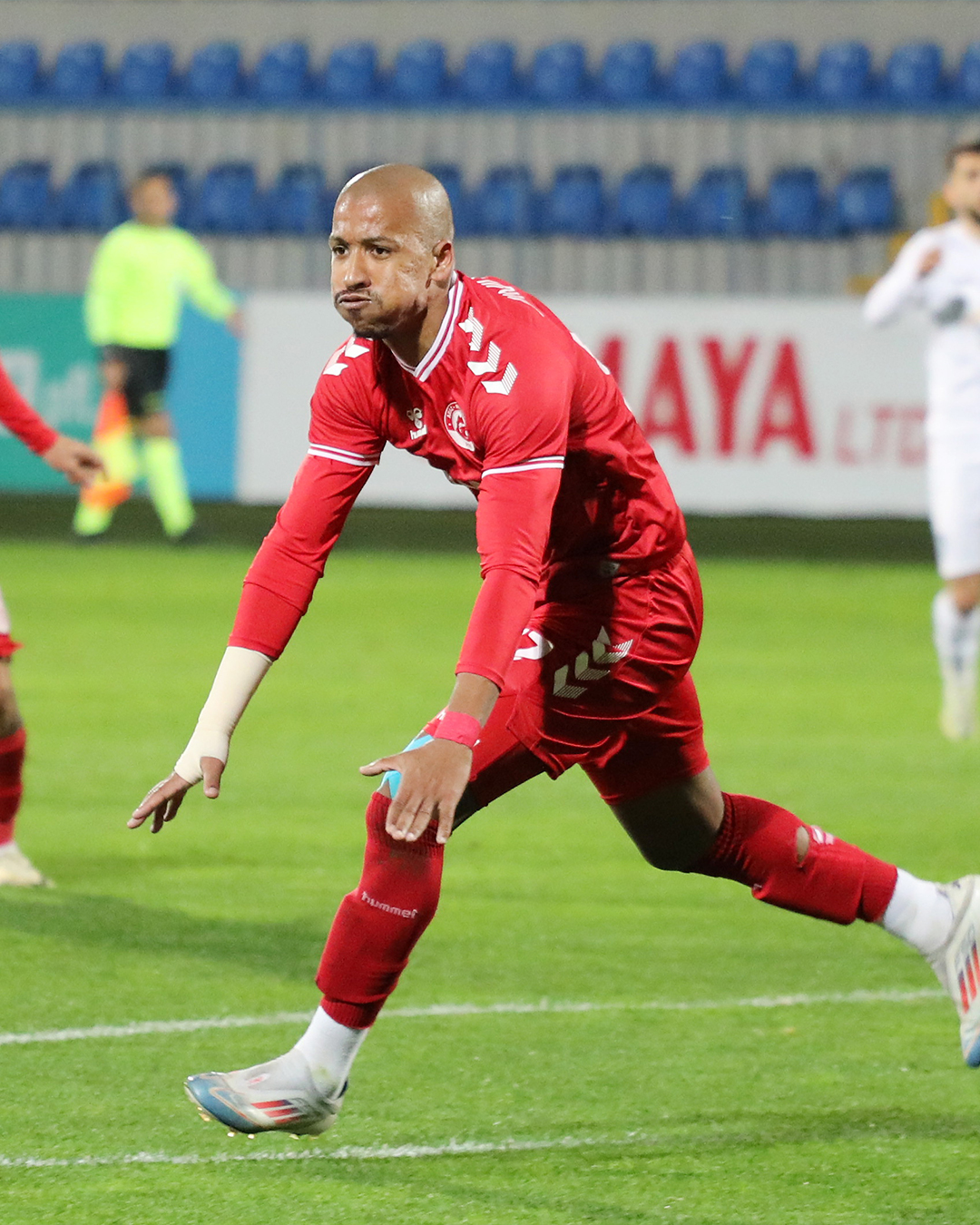 Premyer Liqada fırtına kimi əsən “sambaçı”: “Məni hamı tanıyır, çılğınlıq edirəm”