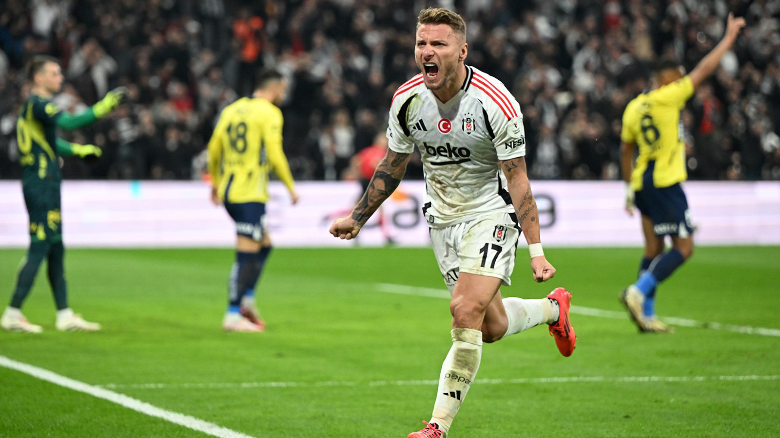 “Beşiktaş” İstanbul derbisidnə “Fənərbaxça”nı məğlub etdi - VİDEO
