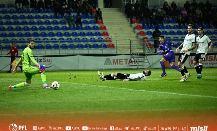 “Neftçi”nin futbolçuları Samir Abasovu öz şəhərində utandırdı - VİDEO