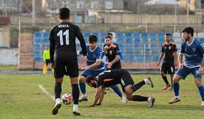Qonşu rayon derbisində vurulan qollar və bir təpik -