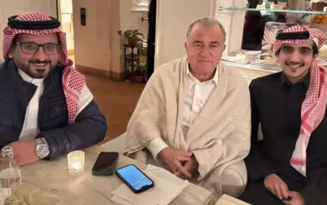 Klub prezidenti bu FOTOnun üzərində yazdı: “Allah Kərim, Fatih Terim”