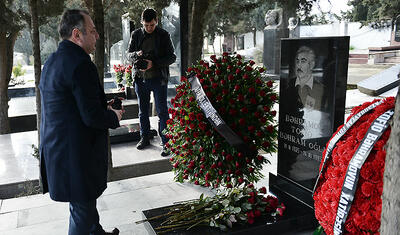 AFFA mənsubları Tofiq Bəhramovun məzarını ziyarət etdi -