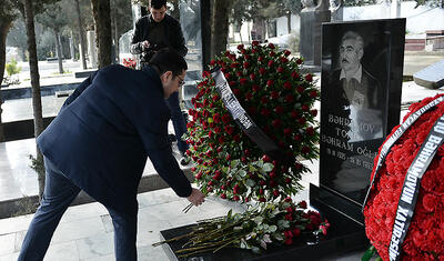 AFFA mənsubları Tofiq Bəhramovun məzarını ziyarət etdi -