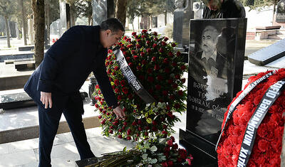 AFFA mənsubları Tofiq Bəhramovun məzarını ziyarət etdi -