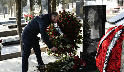 AFFA mənsubları Tofiq Bəhramovun məzarını ziyarət etdi -