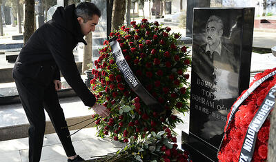 AFFA mənsubları Tofiq Bəhramovun məzarını ziyarət etdi -