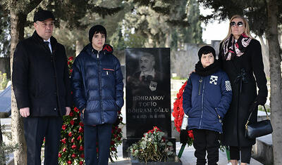 AFFA mənsubları Tofiq Bəhramovun məzarını ziyarət etdi -