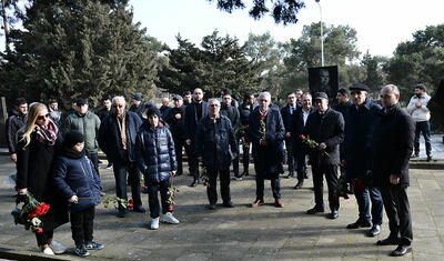 AFFA mənsubları Tofiq Bəhramovun məzarını ziyarət etdi -