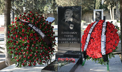 AFFA mənsubları Tofiq Bəhramovun məzarını ziyarət etdi -