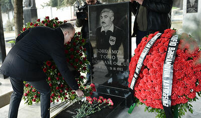 AFFA mənsubları Tofiq Bəhramovun məzarını ziyarət etdi -