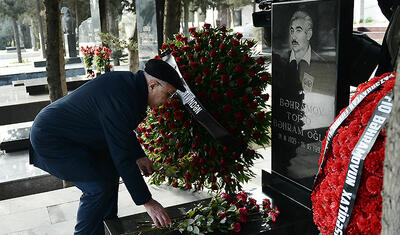 AFFA mənsubları Tofiq Bəhramovun məzarını ziyarət etdi -
