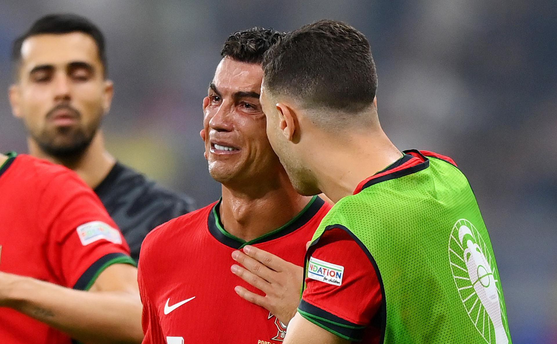 “Mən ideal deyiləm, uduzanda əsəbimdən ağlayırdım” - Ronaldo səmimi etiraf etdi