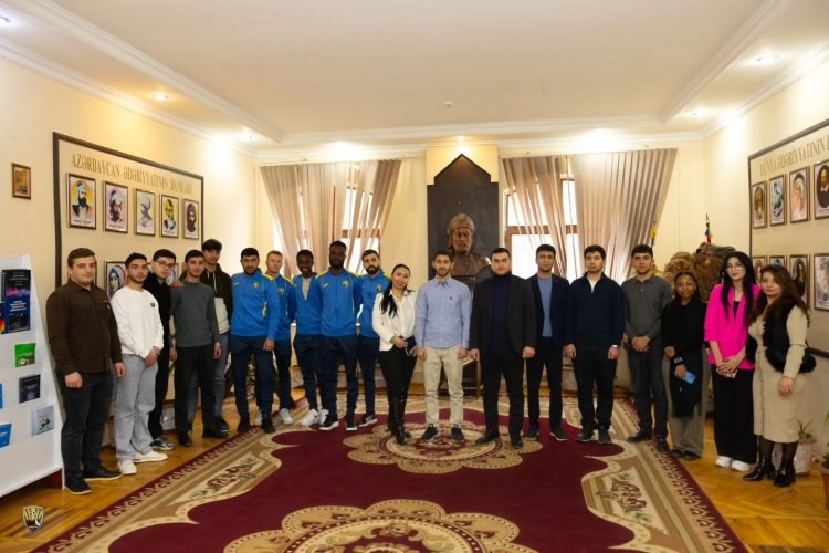 "Kəpəz"ın futbolçuları universitetə çağırıldı - FOTOLAR