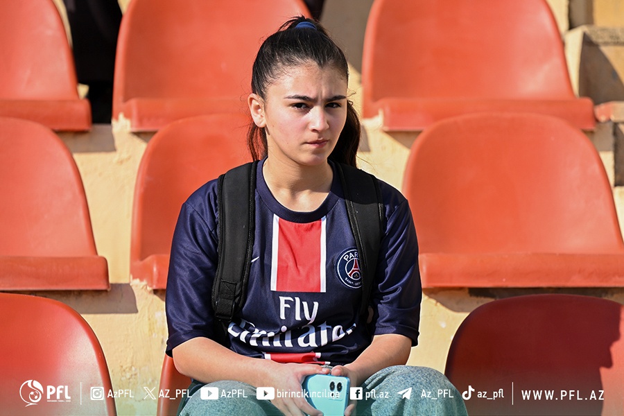 PSJ-nin qız fanatı Azərbaycan çempionatının oyununda – VİDEO+FOTOREPORTAJ