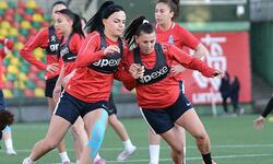 https://www.sportinfo.az/idman_xeberleri/qadin_futbolu/70218.html