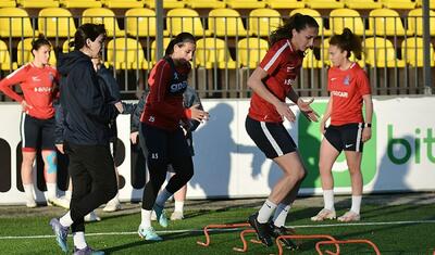 Azərbaycanın futbolçu qızları Baltika sahillərində -