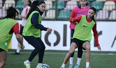 Azərbaycanın futbolçu qızları Baltika sahillərində -