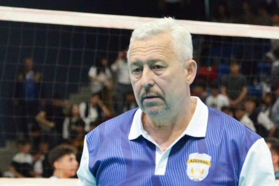 Azərbaycan klubu baş məşqçisi ilə müqaviləni yenilədi