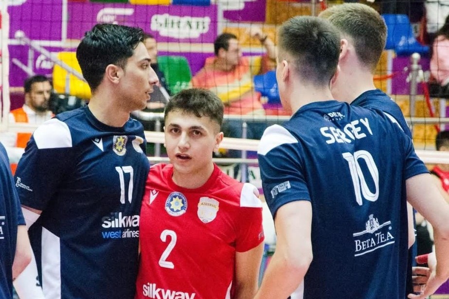 Bakı klubu iki oyunçu ilə müqavilənin müddətini uzatdı
