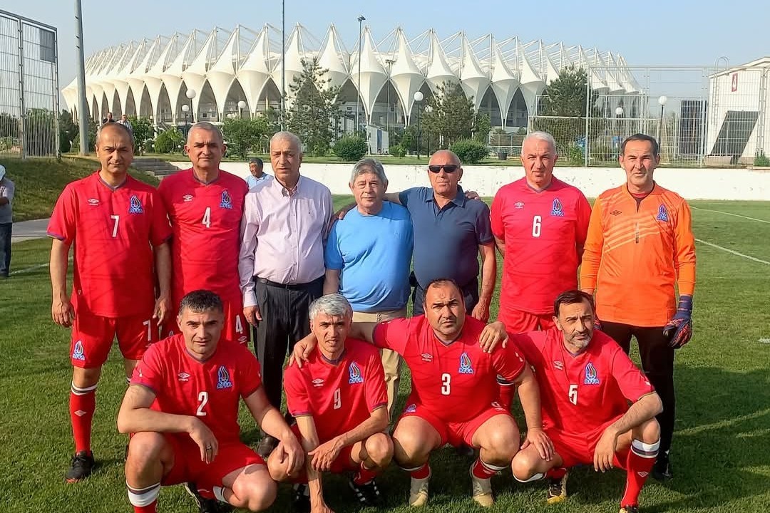 Azərbaycanlı veteran futbolçular Daşkənddə 5:5 etdi