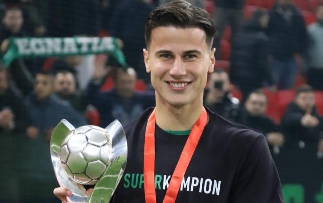 Ölkə xaricində çempion olan azərbaycanlı futbolçunun sevinci bu FOTOLARda