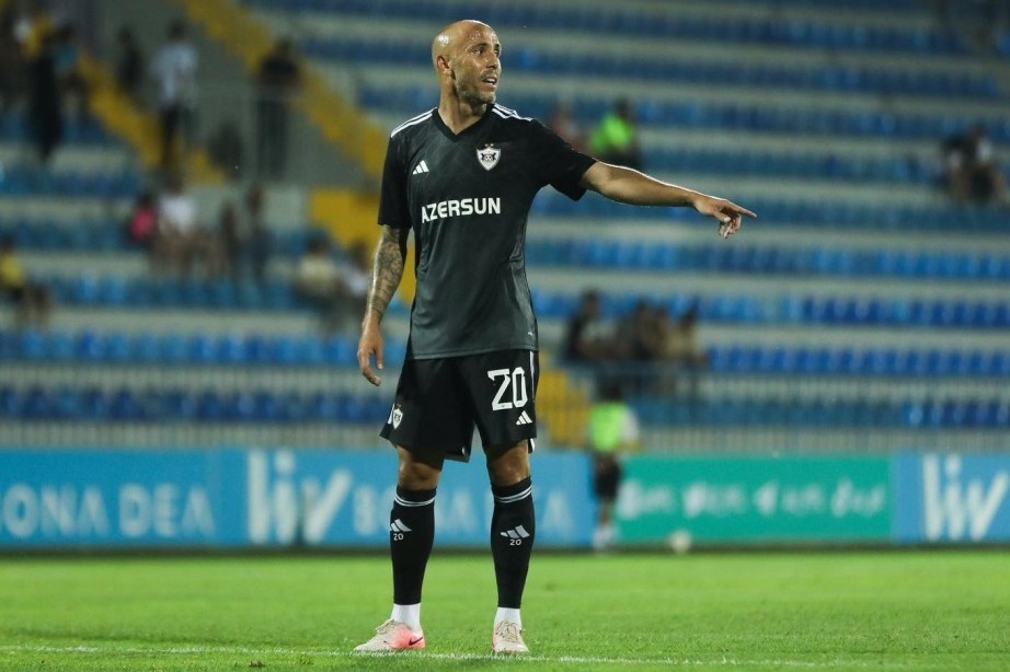 “Qurban Qurbanov məni otağına çağırıb dedi ki…”