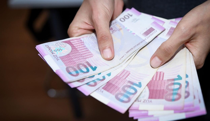 Azərbaycanda 8 saatdan çox işləyənlərin maaşları artacaq