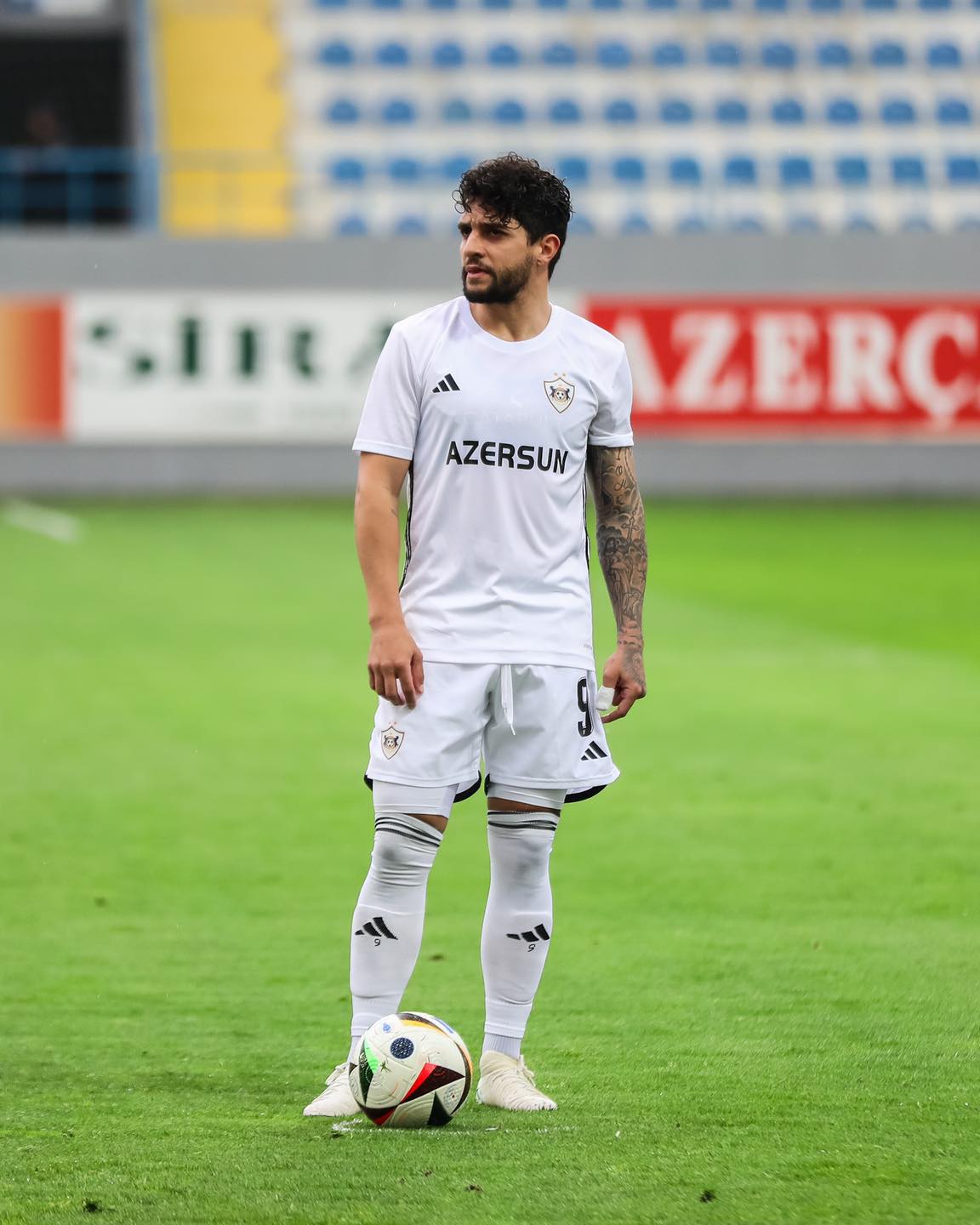 KADİ: “Bu qədər pul ödəyən klub onu asanlıqla buraxmaz”