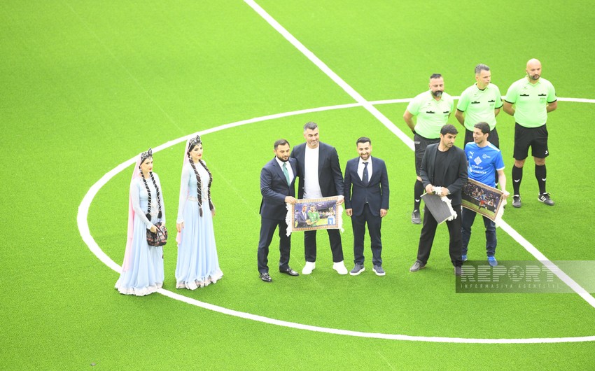 Azərbaycan yığmasında karyeralarını bitirən 4 nəfərə xatirə hədiyyəsi verildi