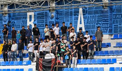 Tanınmışlar "Difai"ni izləməyə gəldi: İki gözəl qol və 1000 manat…