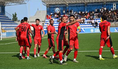 Tanınmışlar "Difai"ni izləməyə gəldi: İki gözəl qol və 1000 manat…