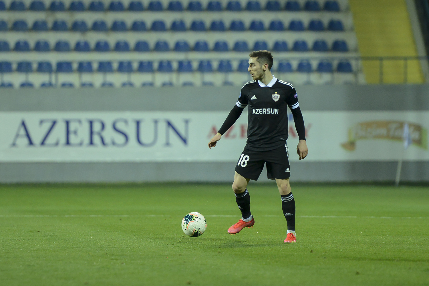 Millinin oyunçusu “Qarabağ”dan ayrılıb, “Zirə” ilə müqavilə bağlayacaq