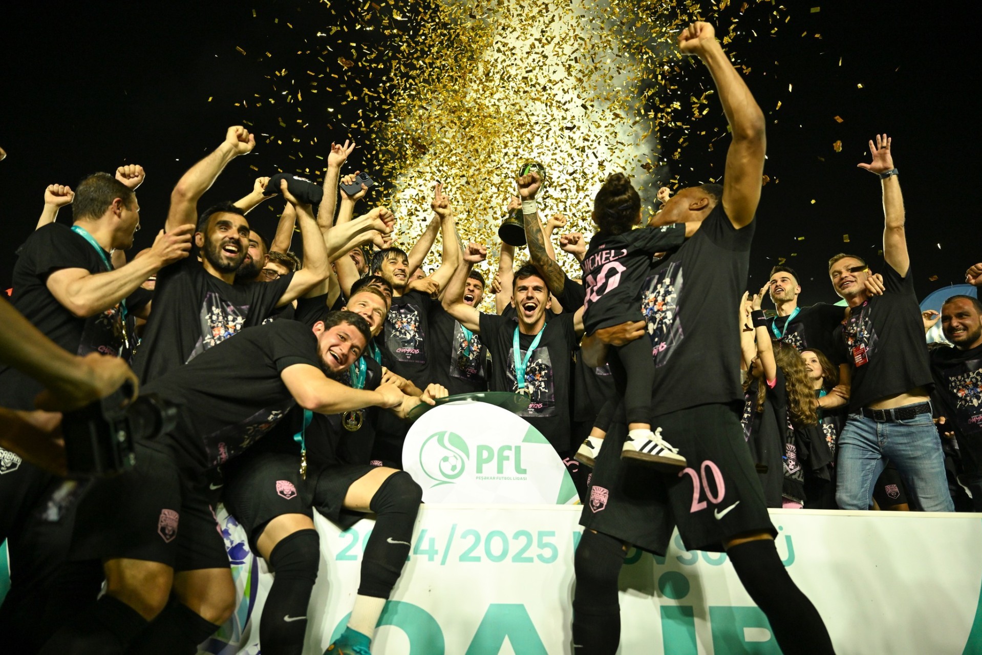 “Qarabağ”ı udandan sonra... “Sabah”da bayram atəşfəşanlığı bu VİDEOda