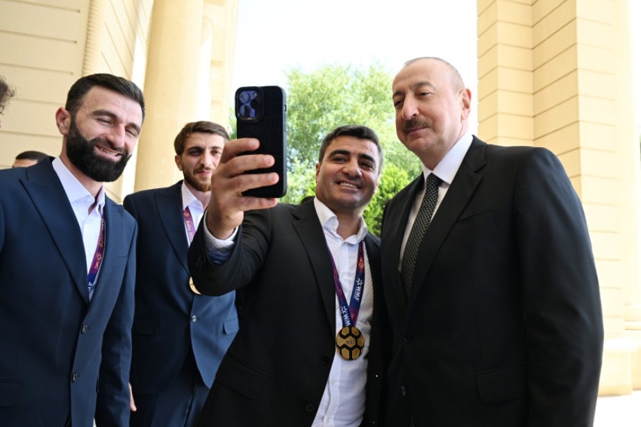 "Prezident bizə bildirdi ki..." - Millinin baş məşqçisi açıqladı