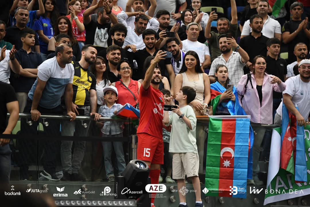 Azərbaycan futbolunda bir çox nəsnələrə bundan yaxşı örnək, nümunə?