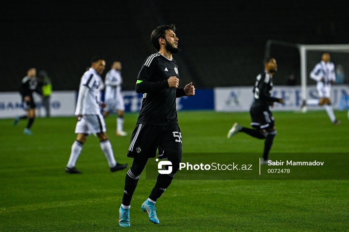 “Qarabağ”ın baş məşqçisi onun karyerasını bitirməsini və qalmasını istəyir