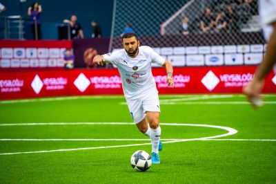 “Küçədə üz-üzə gəlsən, inanmazsan ki, o, futbolçudur” - VİDEO