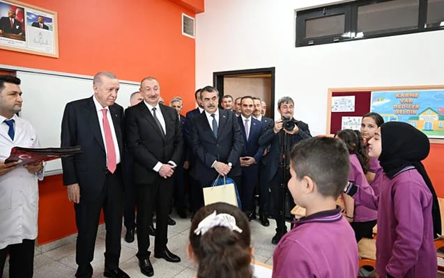 Ərdoğan uşaqlardan Heydər Əliyevi soruşdu, xorla cavab verdilər -