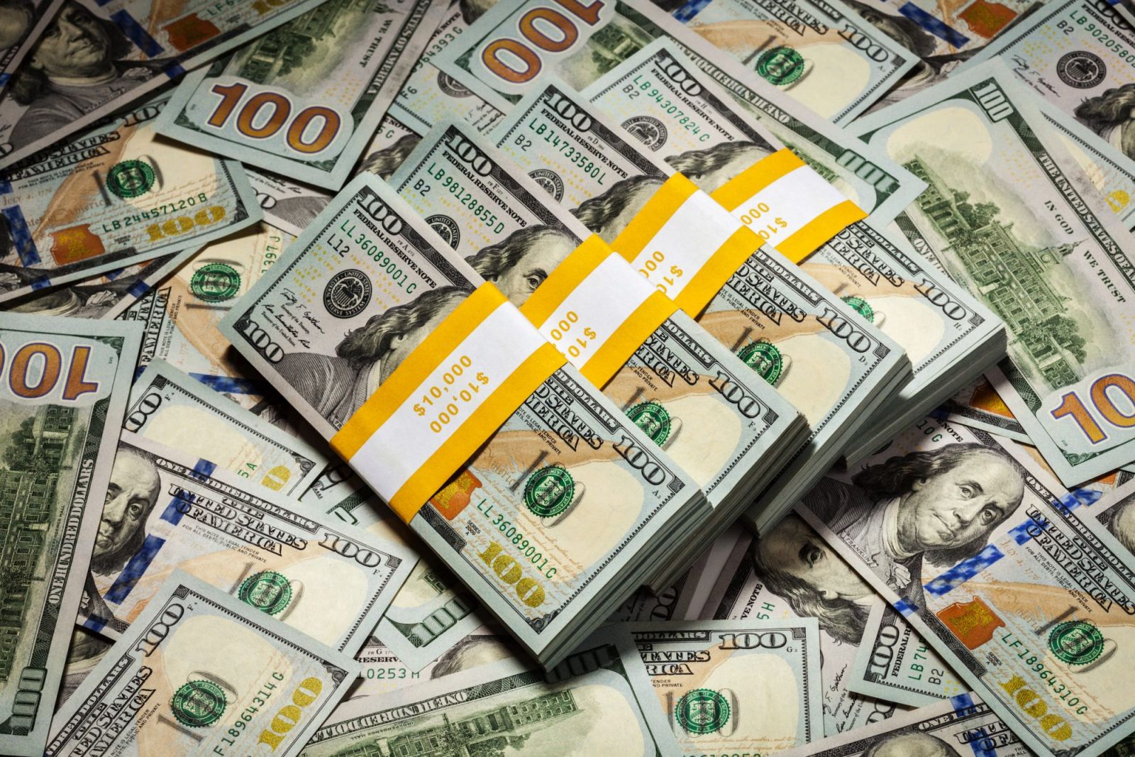 Bakıda bir gecədə daha 100 min dollar qazandı - FOTO