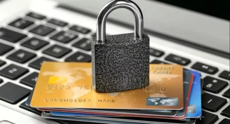 Bank kartlarımızdakı pulu oğrulardan necə qoruyaq?