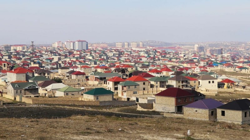 Bələdiyyə torpaqlarında tikilən evlərlə bağlı YENİLİK – Qanun DƏYİŞİR