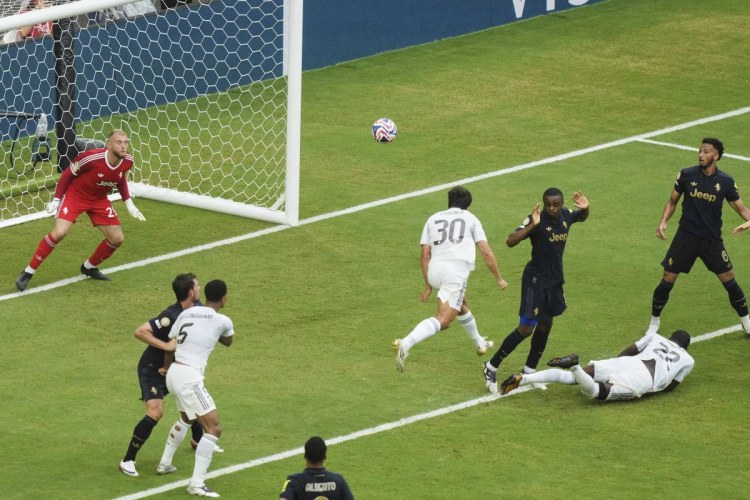 "Real" 1 qolla "Yuventus"u məğlub etdi, 1/4 finala yüksəldi - Klublararası dünya çempionatı
