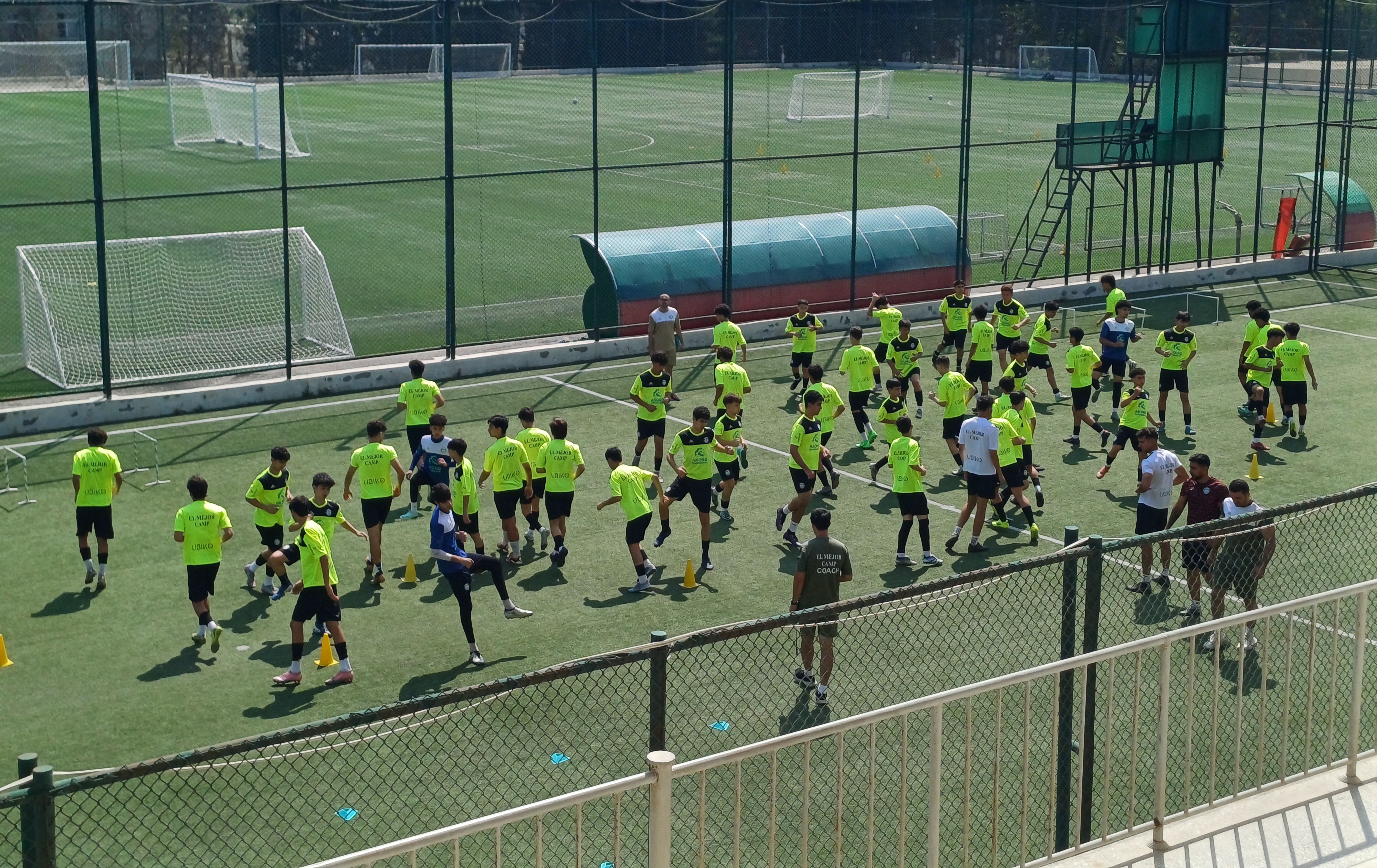 İspanlar sumqayıtlı futbolçular üçün hərəkətə keçdi, izdiham yaşandı - VİDEO