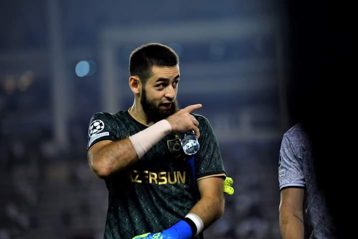 Bütün diqqətləri özünə çəkən “Qarabağ”lı: Hamı mənim haqqımda danışmağı sevir”