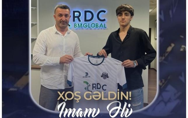 Çempionatın debütantı İmam Əli ilə müqavilə imzaladı