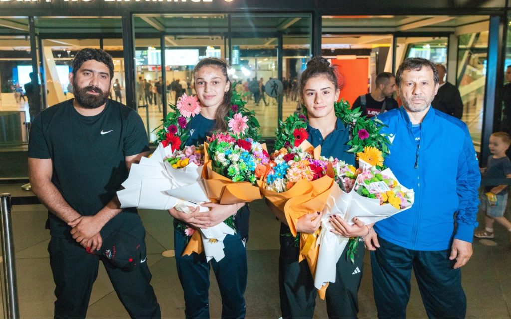 "Komandamız gəncdir, yolumuz uzundur, açıqdır və parlaqdır"