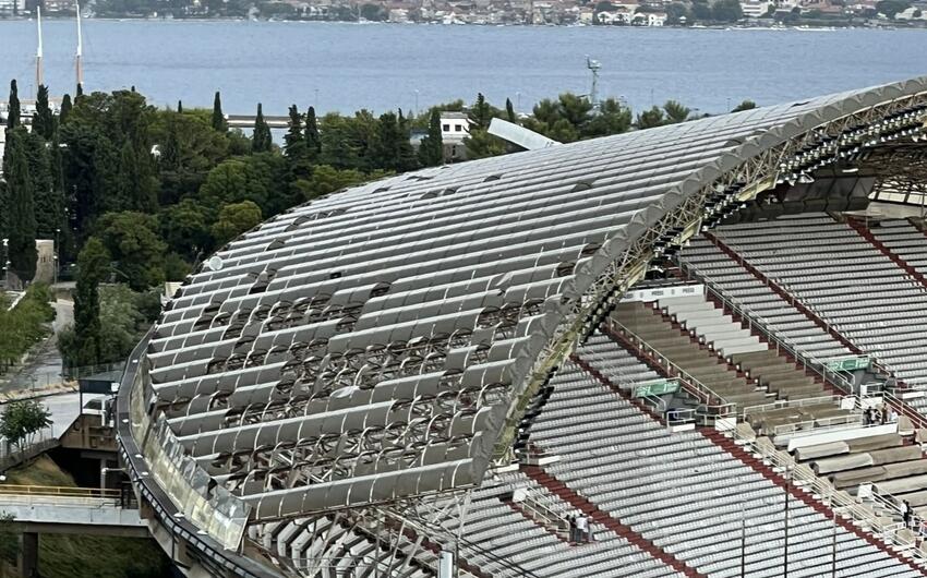 “Zirə”nin oynayacağı stadionu fırtına “uçurdu” - FOTOLAR