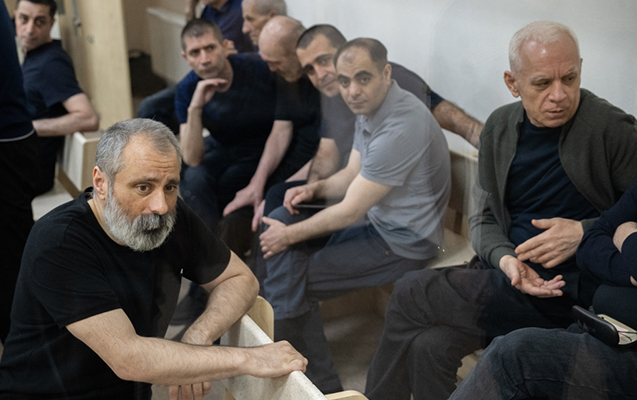 MƏHKƏMƏ: “Atam və qardaşlarımın başlarını kəsiblər” - FOTOLAR