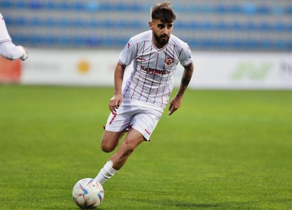 “Kəpəz”dən ayrılıb, çempionluğa iddialı kluba keçdi