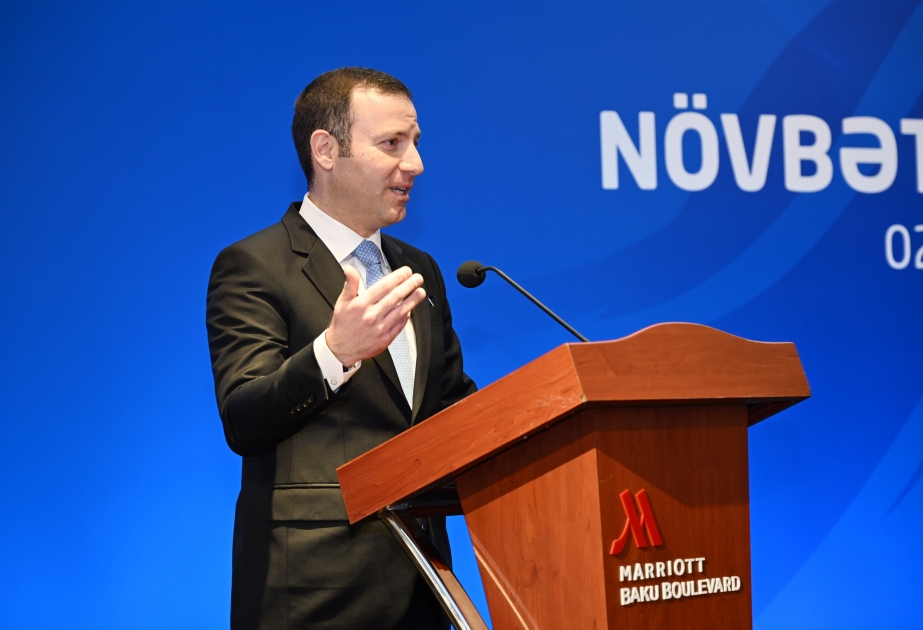 Elxan Məmmədov Bakıya qayıtdı, jurnalistlərdən qaçdı: "Tələsirəm"
